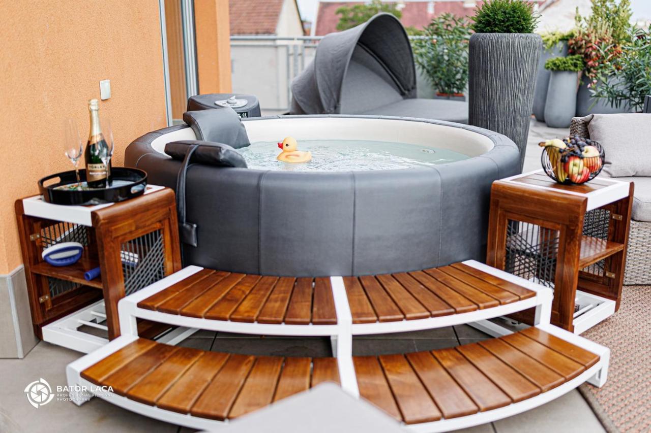 Buekk Penthouse, Panorama Jacuzzival Leilighet Miskolc Eksteriør bilde