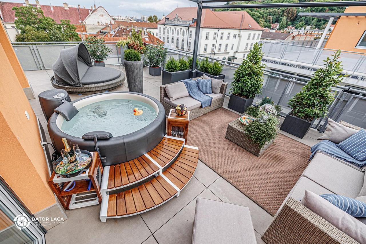 Buekk Penthouse, Panorama Jacuzzival Leilighet Miskolc Eksteriør bilde